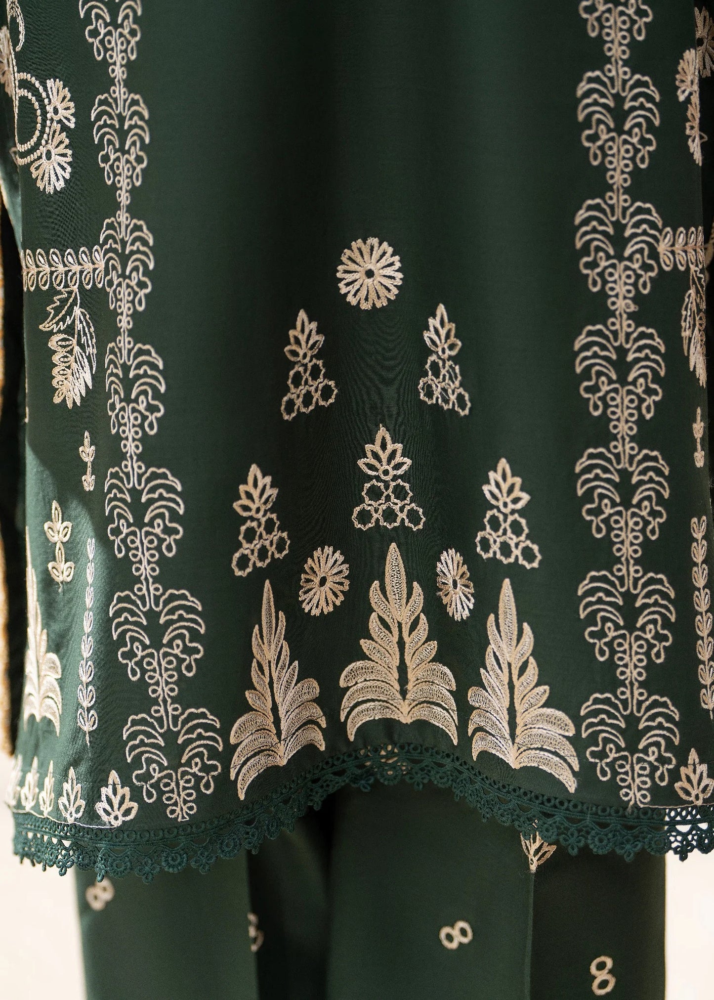 Fariha 2pc - Luxury Embroidered Lawn