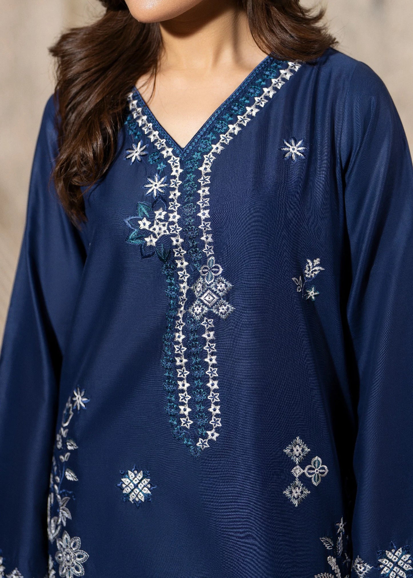 Naevia 2pc -  Luxury Embroidered Lawn