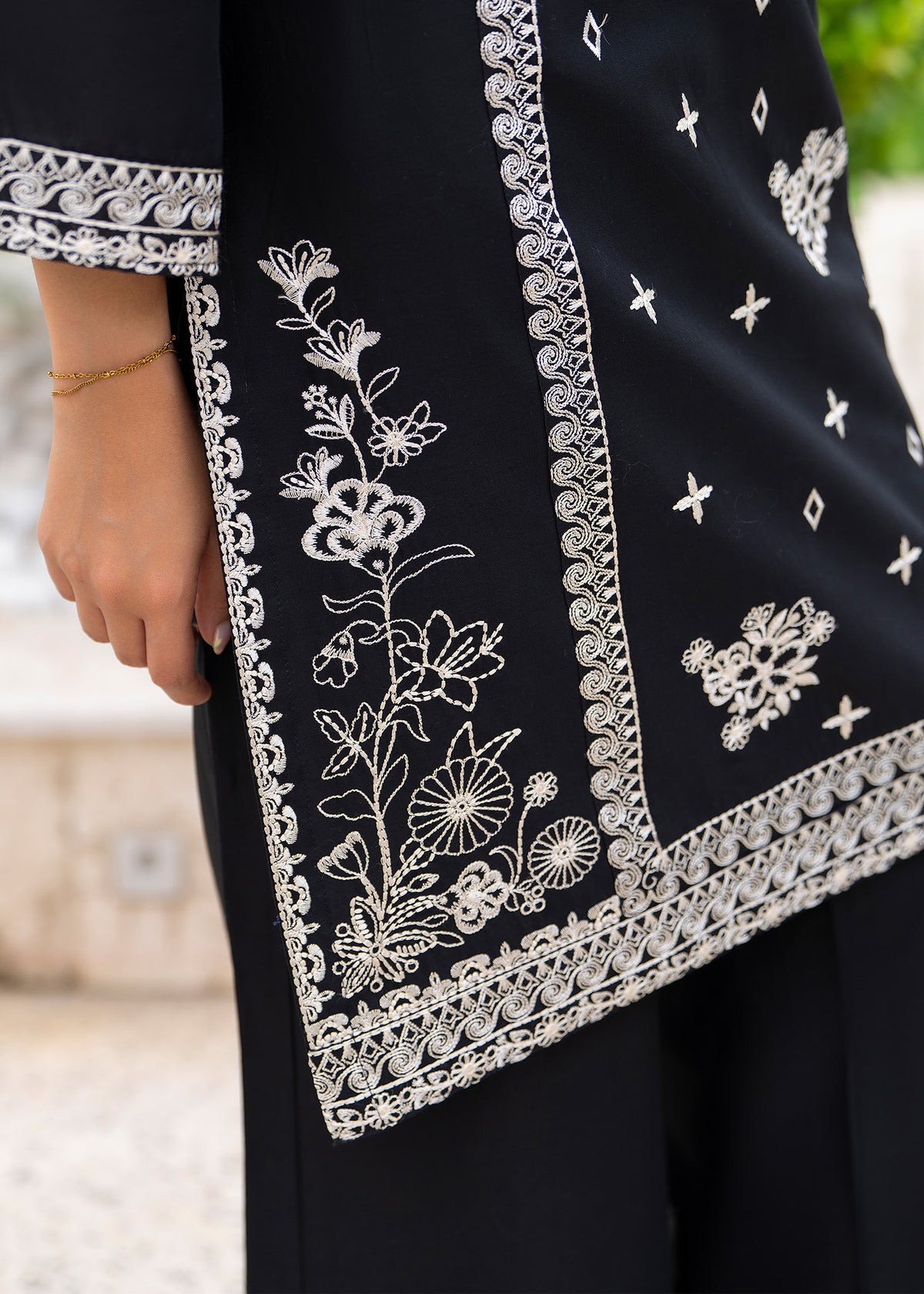 Aurelia 2pc -  Luxury Embroidered Lawn